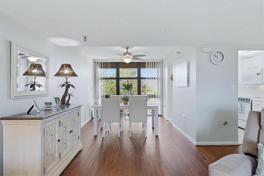 For Sale: $207,900 (3 beds, 2 baths, 1097 Square Feet)