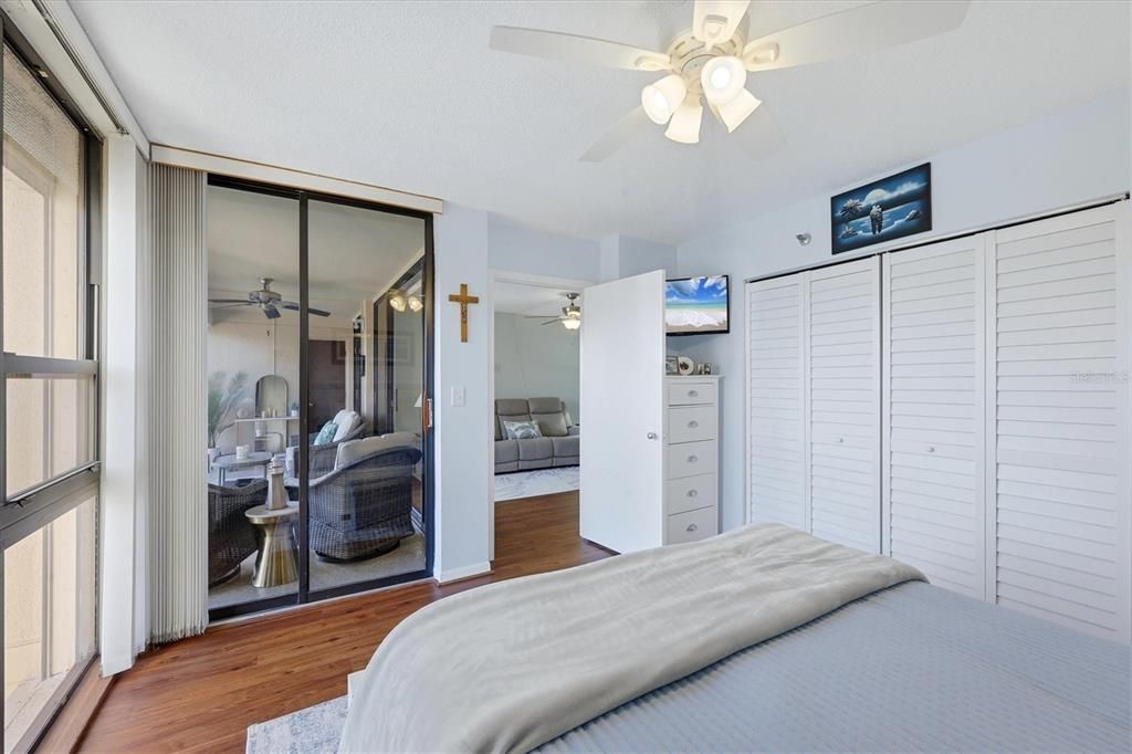 For Sale: $207,900 (3 beds, 2 baths, 1097 Square Feet)