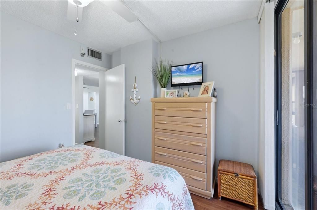 For Sale: $207,900 (3 beds, 2 baths, 1097 Square Feet)