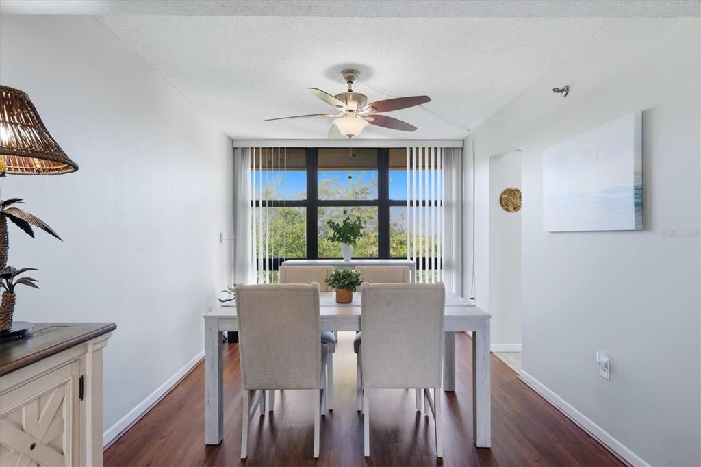 For Sale: $207,900 (3 beds, 2 baths, 1097 Square Feet)