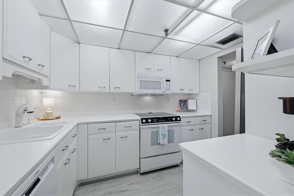 For Sale: $207,900 (3 beds, 2 baths, 1097 Square Feet)