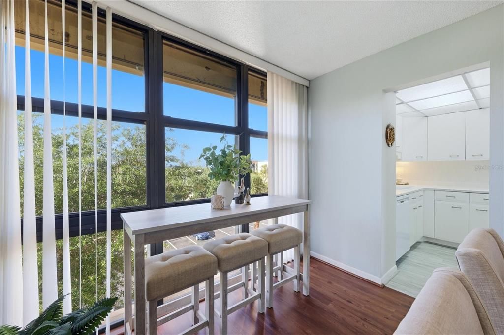 For Sale: $207,900 (3 beds, 2 baths, 1097 Square Feet)