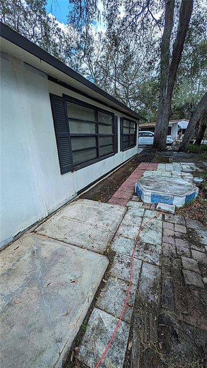 For Sale: $78,000 (1 beds, 1 baths, 624 Square Feet)
