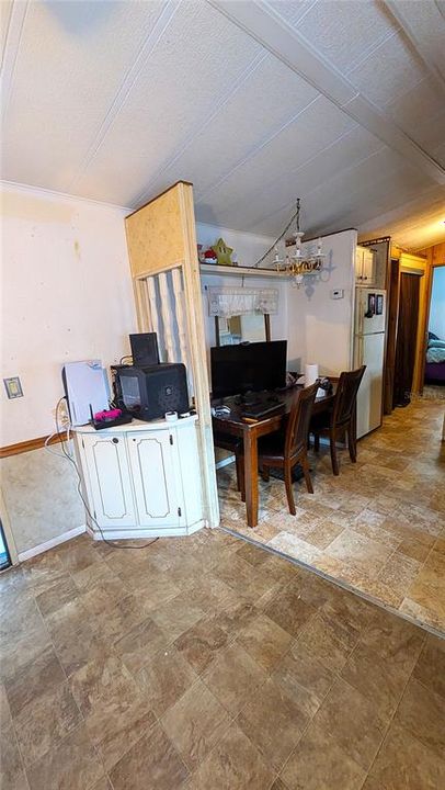 For Sale: $78,000 (1 beds, 1 baths, 624 Square Feet)