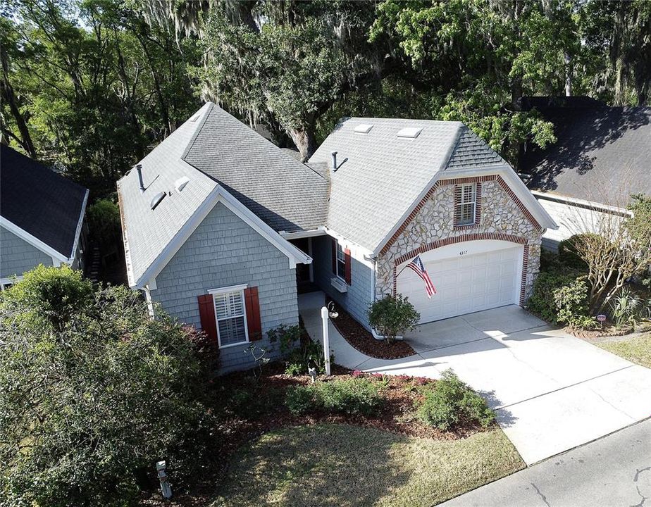 Под контрактом: $399,900 (3 спален, 2 ванн, 2052 Квадратных фут)