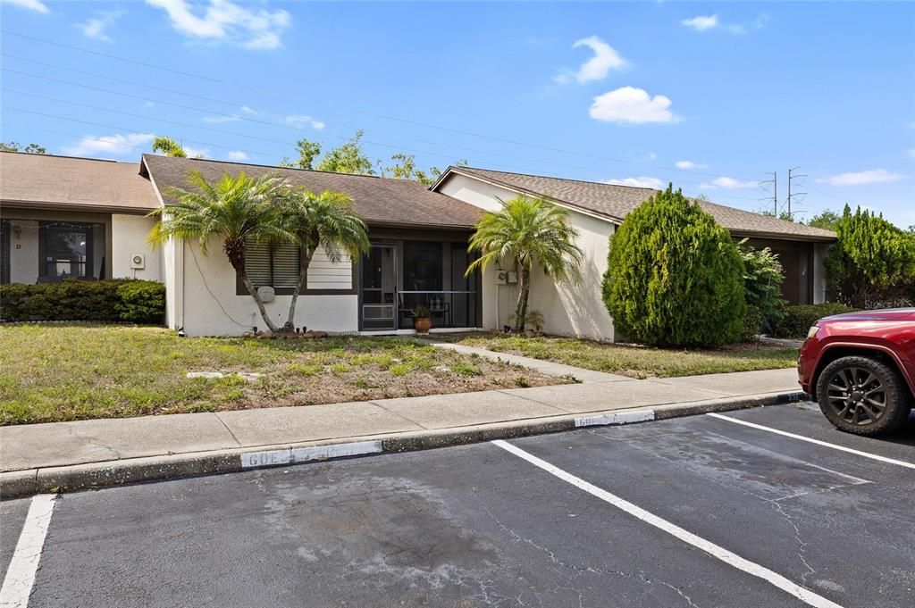 待售: $235,000 (2 贝兹, 2 浴室, 1030 平方英尺)