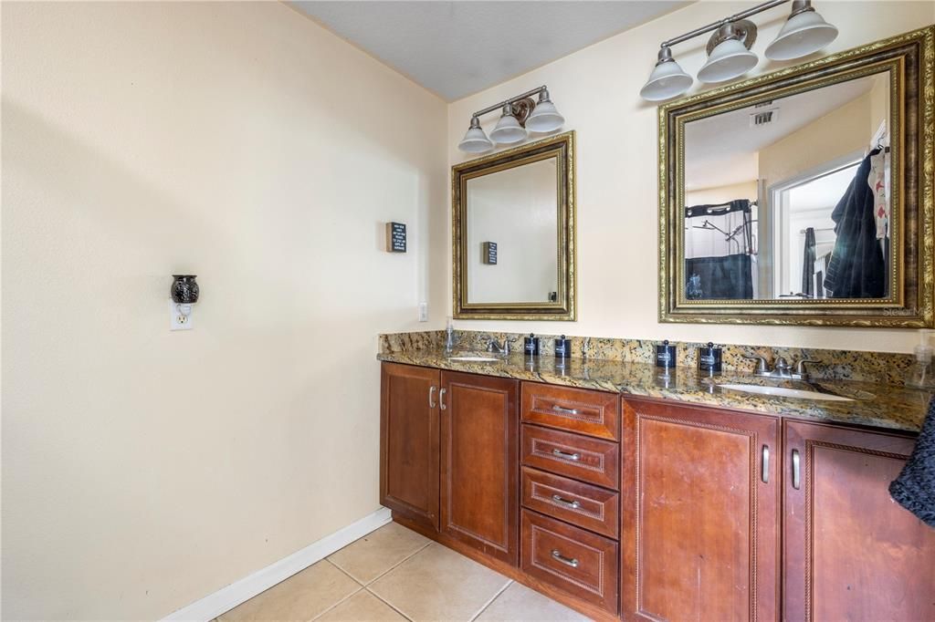 En Venta: $249,900 (3 camas, 2 baños, 1588 Pies cuadrados)