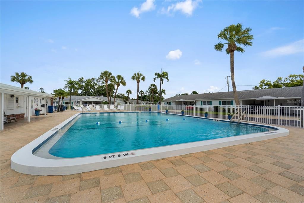 Active With Contract: $95,000 (2 beds, 1 baths, 865 Square Feet)