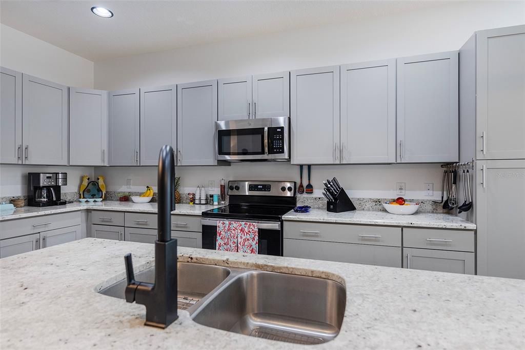 For Sale: $629,000 (2 beds, 2 baths, 2067 Square Feet)