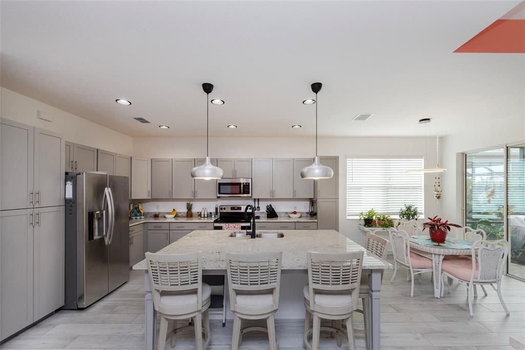 For Sale: $629,000 (2 beds, 2 baths, 2067 Square Feet)