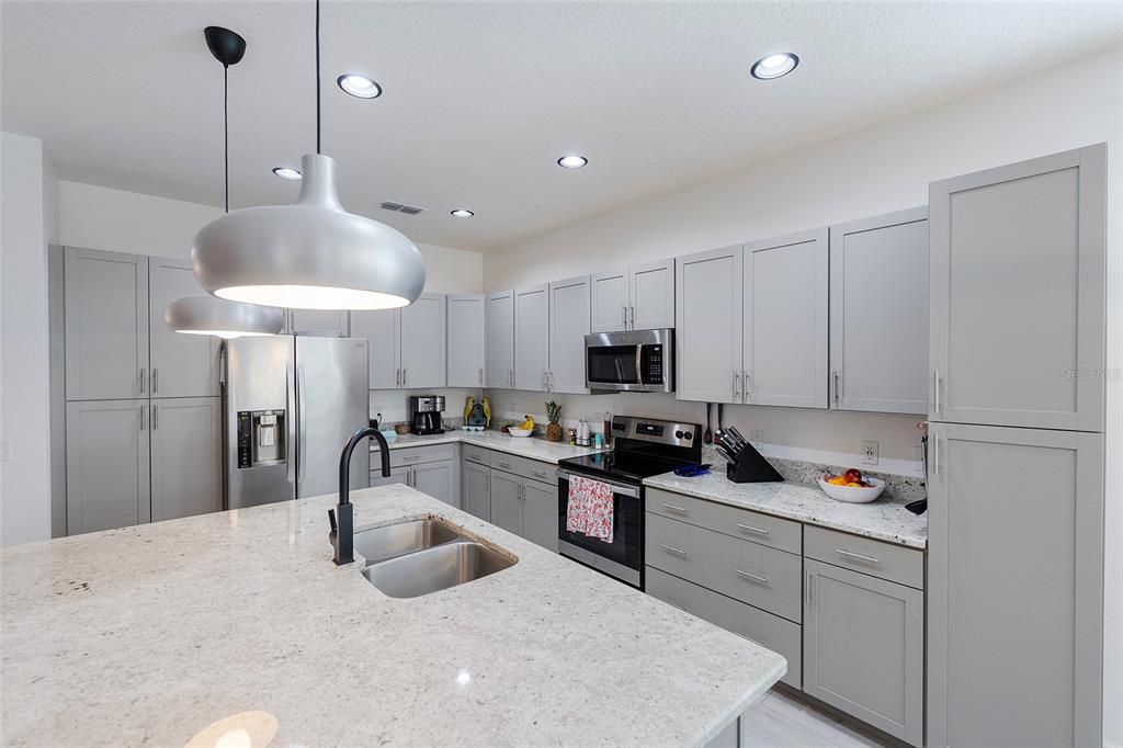 For Sale: $629,000 (2 beds, 2 baths, 2067 Square Feet)