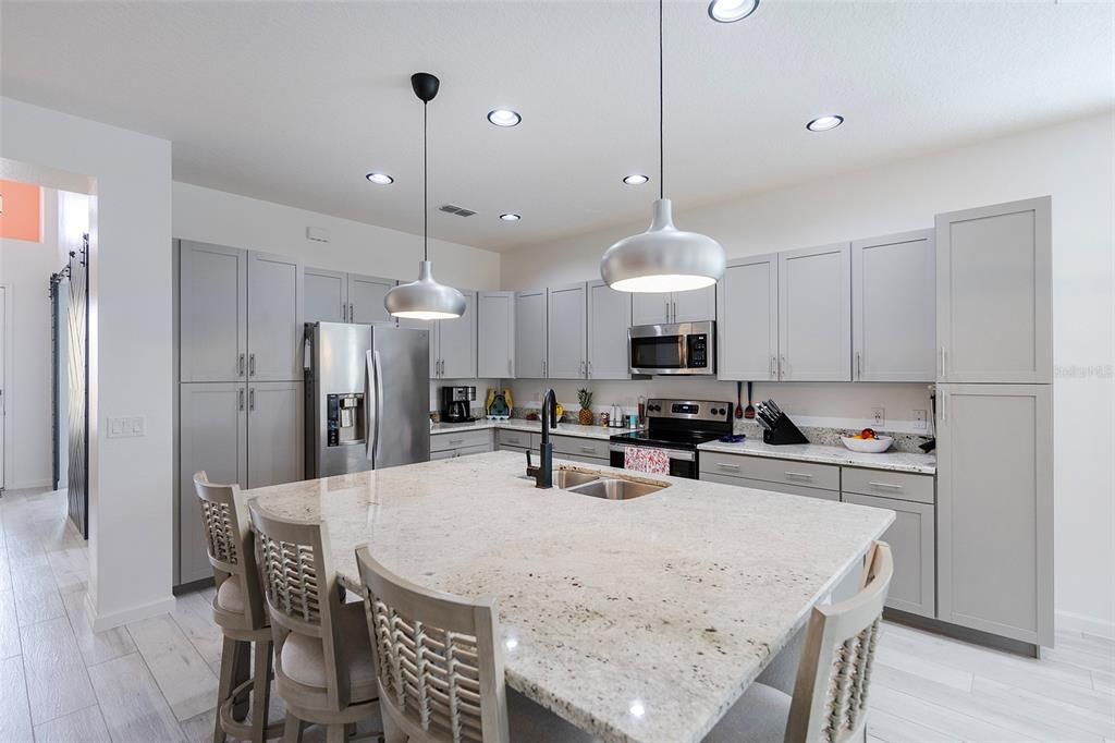 For Sale: $629,000 (2 beds, 2 baths, 2067 Square Feet)