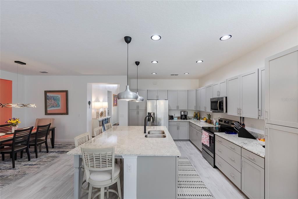 For Sale: $629,000 (2 beds, 2 baths, 2067 Square Feet)