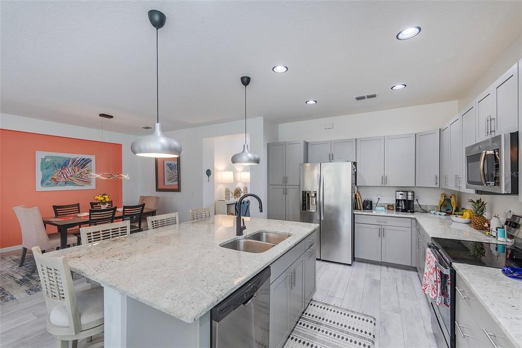For Sale: $629,000 (2 beds, 2 baths, 2067 Square Feet)