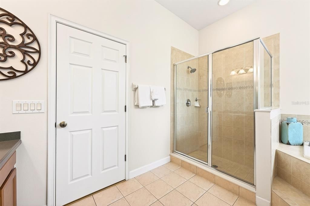 Active With Contract: $550,000 (5 beds, 4 baths, 3395 Square Feet)