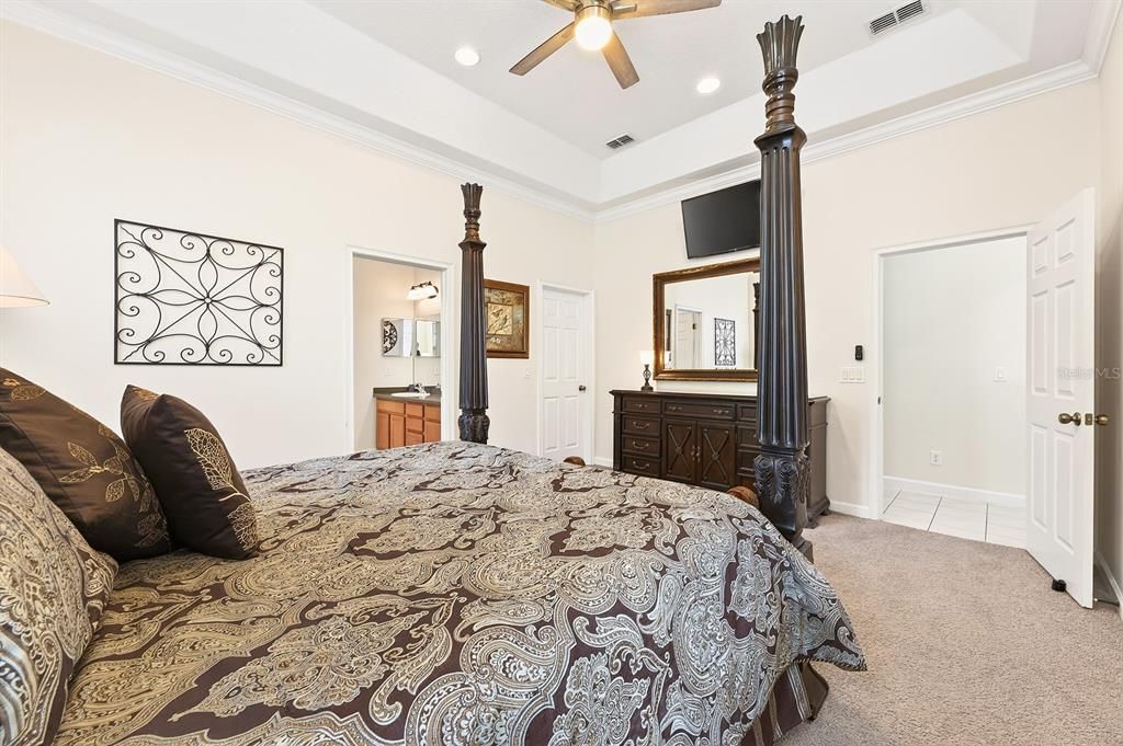 Active With Contract: $550,000 (5 beds, 4 baths, 3395 Square Feet)