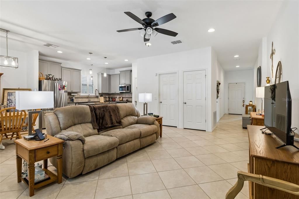 En Venta: $289,999 (3 camas, 2 baños, 1443 Pies cuadrados)