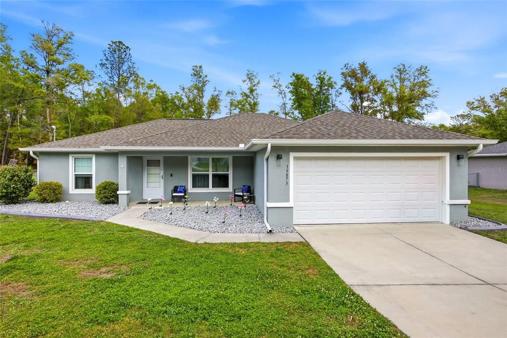 Active With Contract: $285,000 (3 beds, 2 baths, 1569 Square Feet)