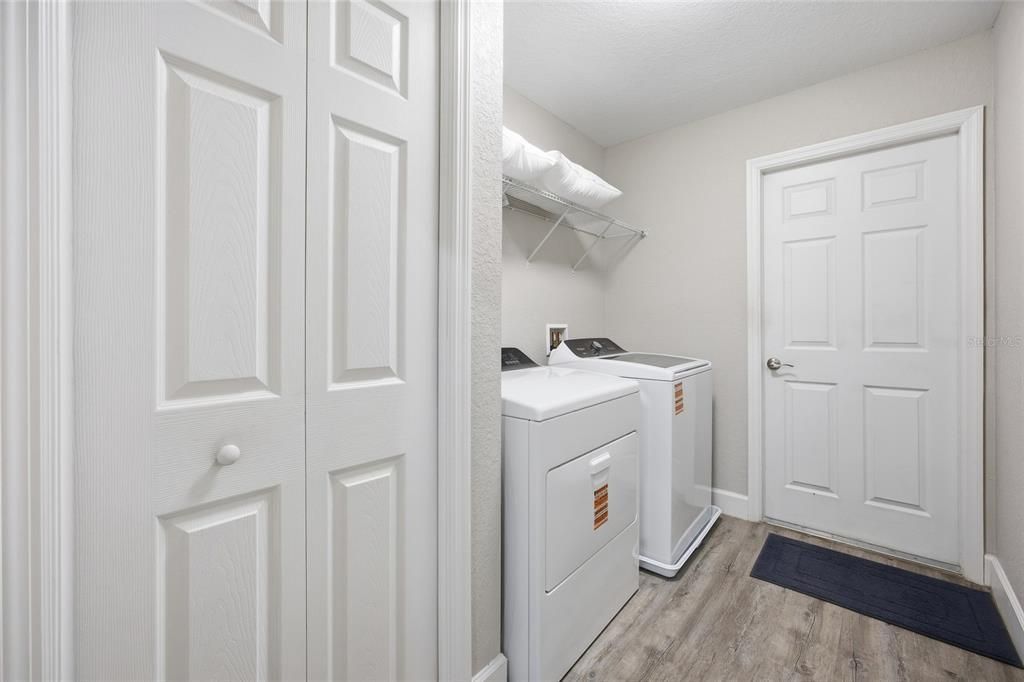 Active With Contract: $285,000 (3 beds, 2 baths, 1569 Square Feet)