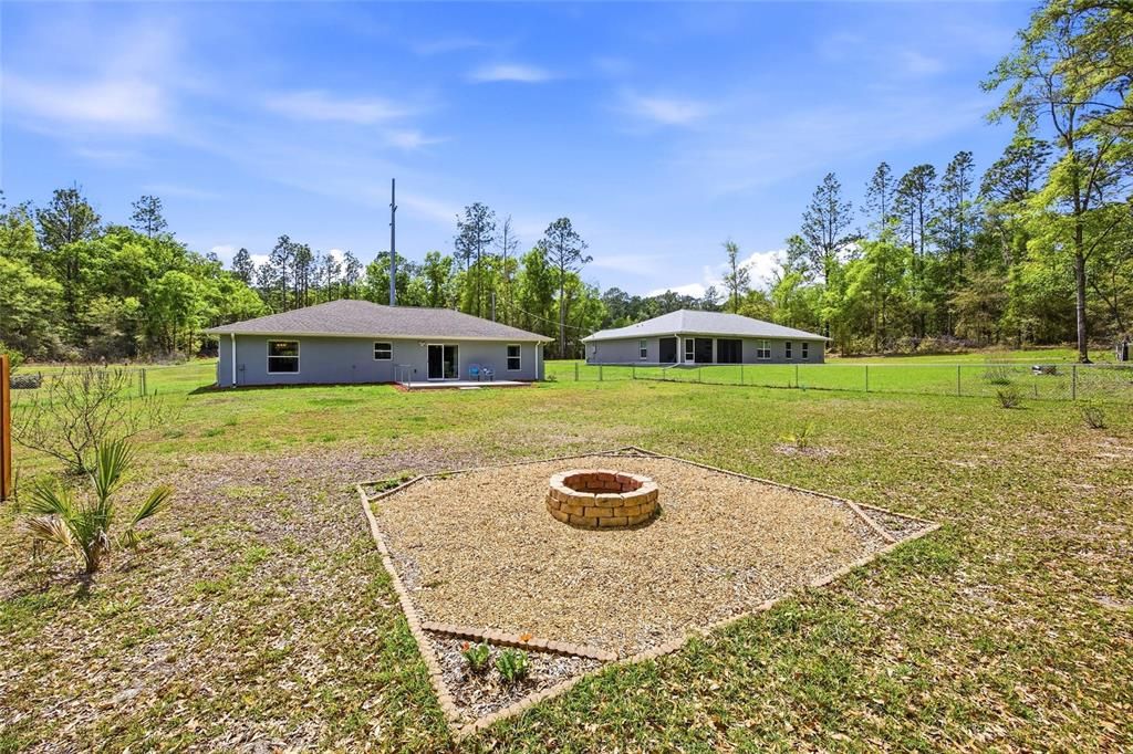 Active With Contract: $285,000 (3 beds, 2 baths, 1569 Square Feet)