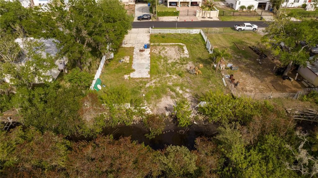 待售: $140,000 (0.27 acres)