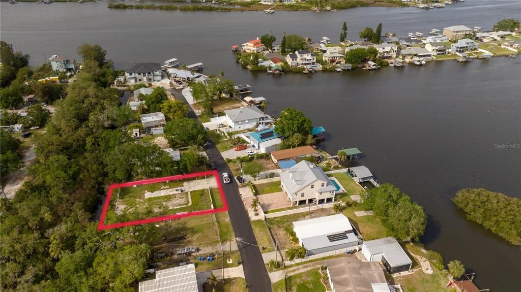 待售: $140,000 (0.27 acres)