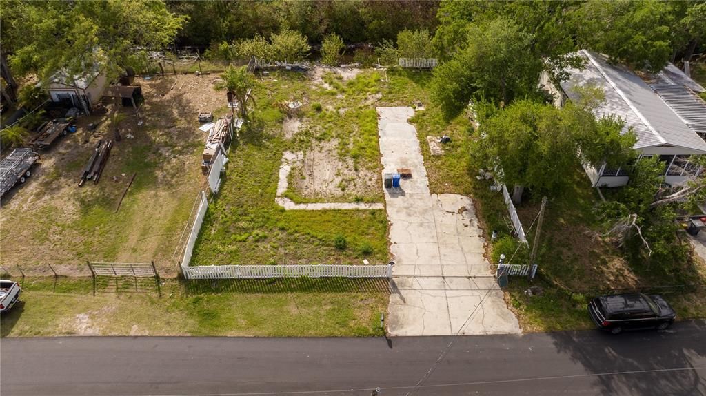待售: $140,000 (0.27 acres)