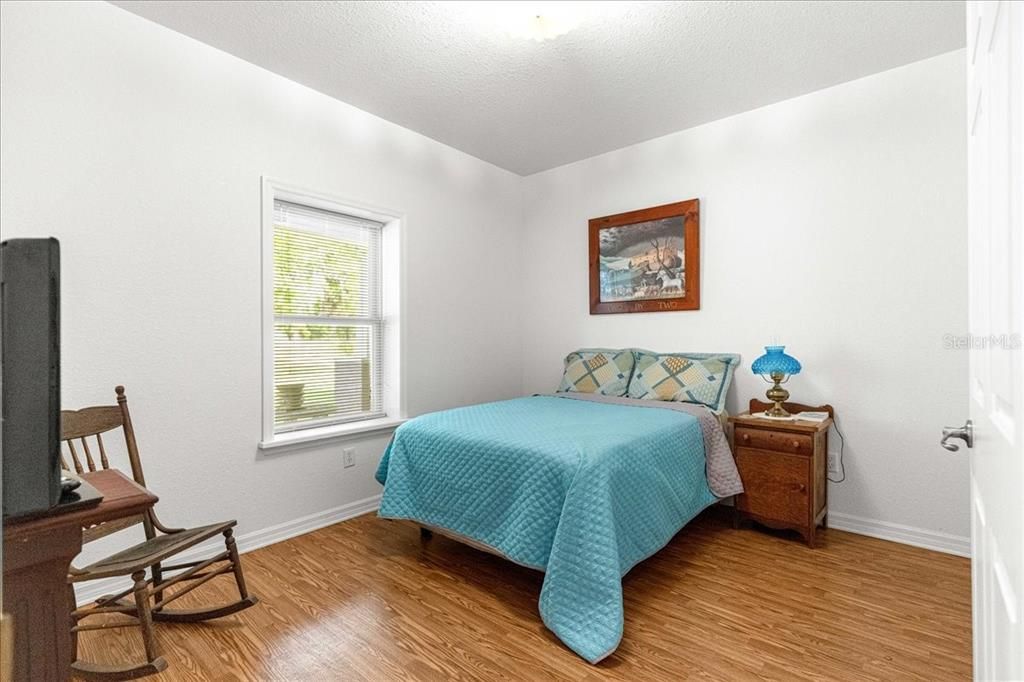 Activo con contrato: $384,000 (3 camas, 2 baños, 1891 Pies cuadrados)