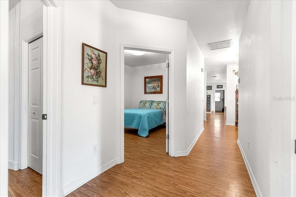 Activo con contrato: $384,000 (3 camas, 2 baños, 1891 Pies cuadrados)