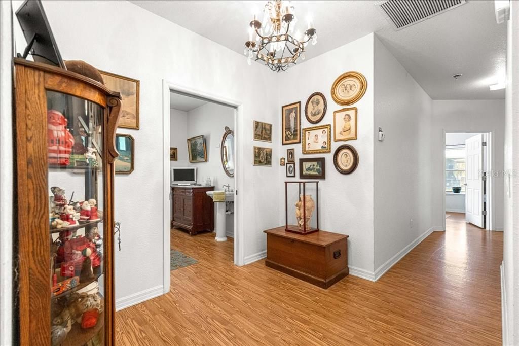 Activo con contrato: $384,000 (3 camas, 2 baños, 1891 Pies cuadrados)