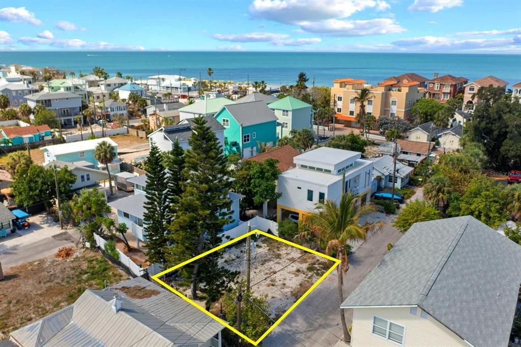 待售: $399,900 (0.06 acres)