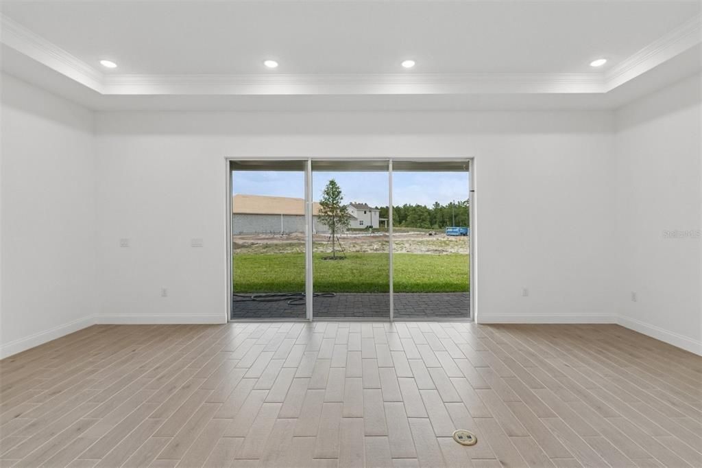 Activo con contrato: $764,990 (4 camas, 3 baños, 2552 Pies cuadrados)