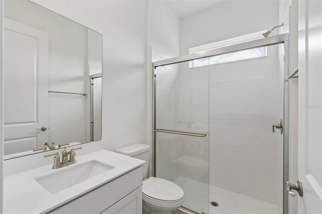 Activo con contrato: $764,990 (4 camas, 3 baños, 2552 Pies cuadrados)