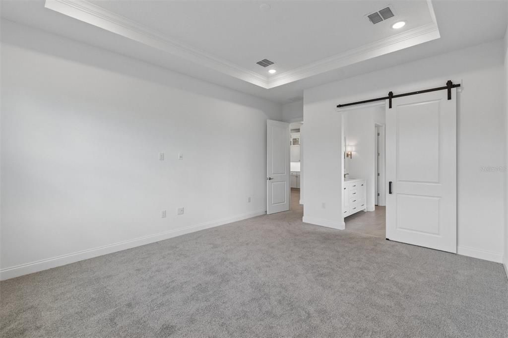 Activo con contrato: $764,990 (4 camas, 3 baños, 2552 Pies cuadrados)