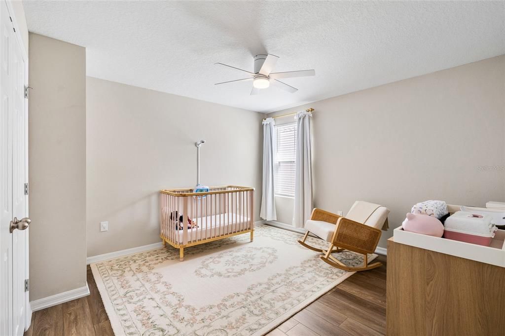Activo con contrato: $430,000 (5 camas, 3 baños, 2551 Pies cuadrados)