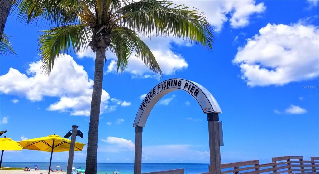 出租: $1,495 (2 贝兹, 1 浴室, 875 平方英尺)