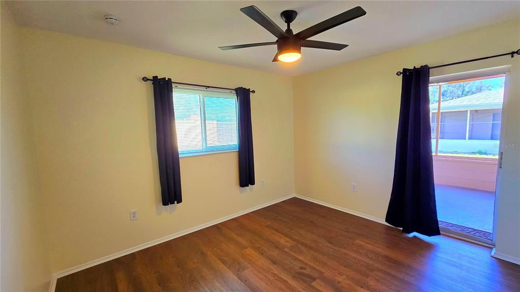 出租: $1,495 (2 贝兹, 1 浴室, 875 平方英尺)