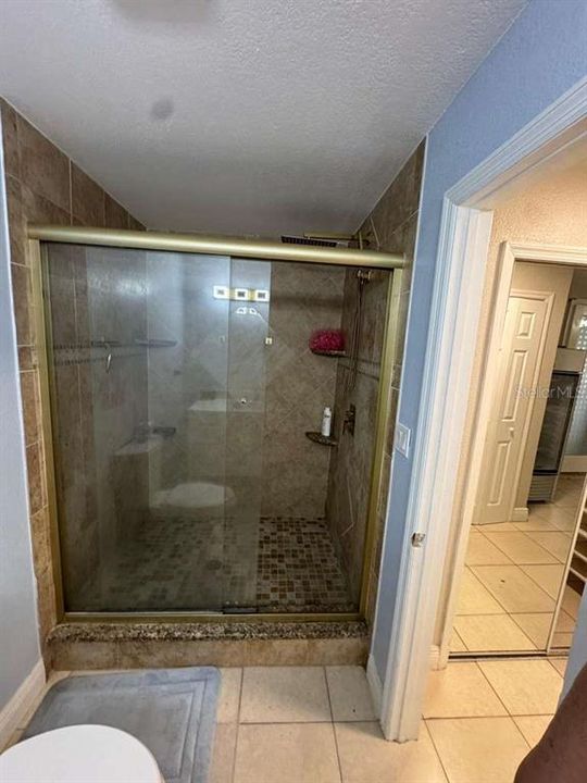 Под контрактом: $285,000 (3 спален, 2 ванн, 1200 Квадратных фут)