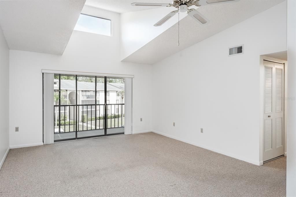Activo con contrato: $159,900 (2 camas, 2 baños, 1060 Pies cuadrados)