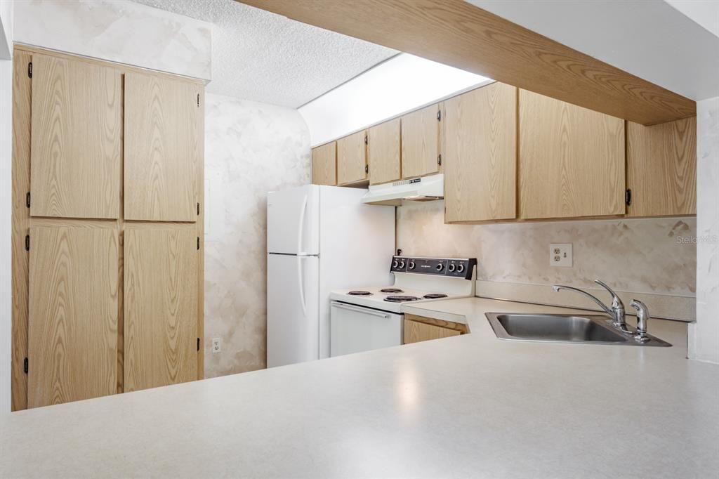 Activo con contrato: $159,900 (2 camas, 2 baños, 1060 Pies cuadrados)