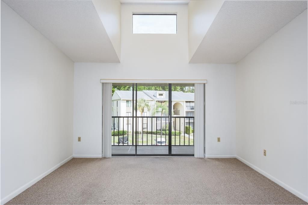 Activo con contrato: $159,900 (2 camas, 2 baños, 1060 Pies cuadrados)