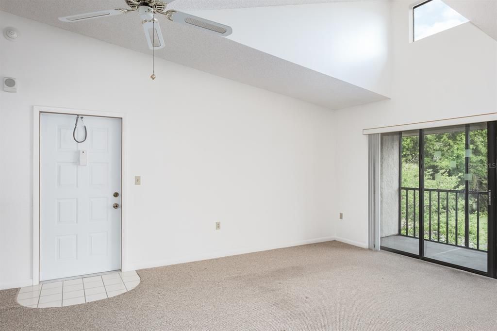 Activo con contrato: $159,900 (2 camas, 2 baños, 1060 Pies cuadrados)
