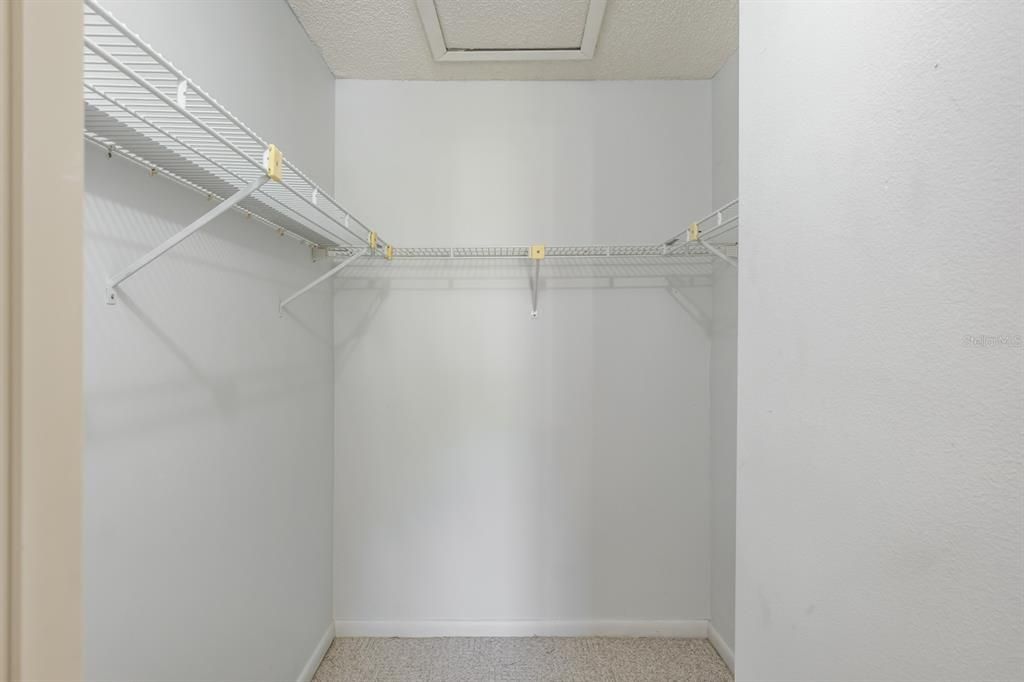 Activo con contrato: $159,900 (2 camas, 2 baños, 1060 Pies cuadrados)