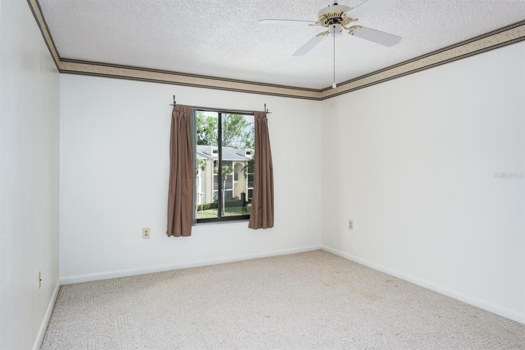 Activo con contrato: $159,900 (2 camas, 2 baños, 1060 Pies cuadrados)