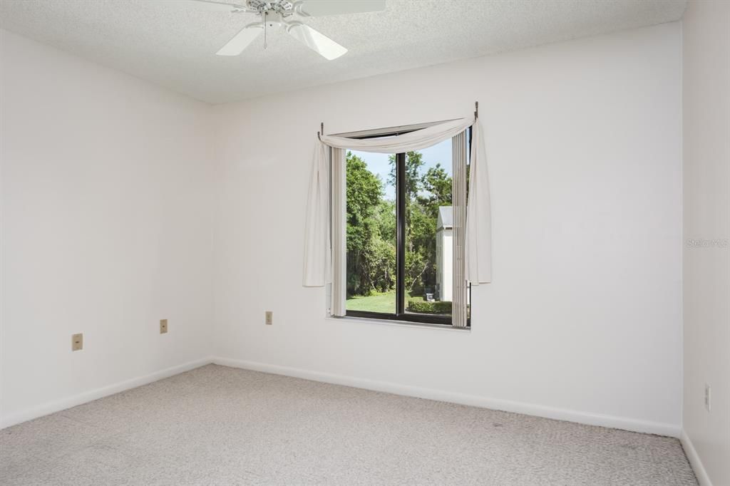 Activo con contrato: $159,900 (2 camas, 2 baños, 1060 Pies cuadrados)
