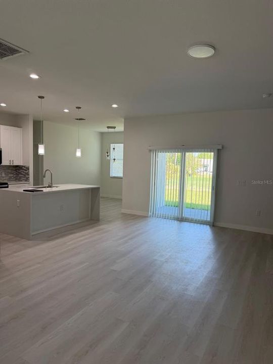 For Rent: $2,250 (4 beds, 3 baths, 1815 Square Feet)