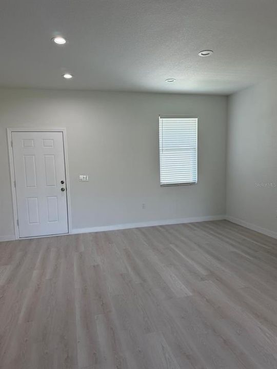 For Rent: $2,250 (4 beds, 3 baths, 1815 Square Feet)