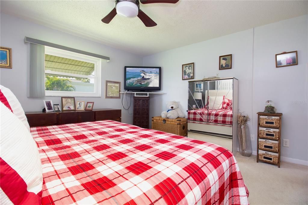 На продажу: $335,000 (2 спален, 2 ванн, 1653 Квадратных фут)