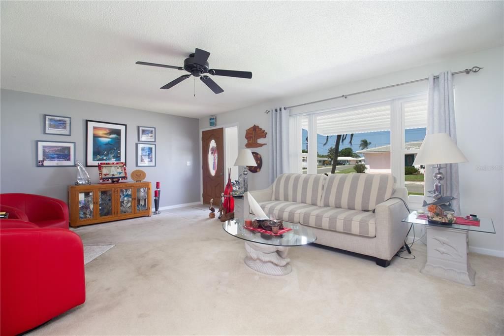 На продажу: $335,000 (2 спален, 2 ванн, 1653 Квадратных фут)