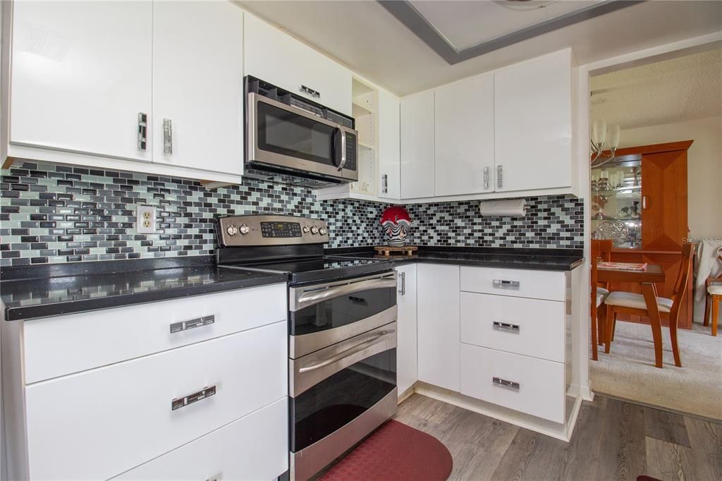 На продажу: $335,000 (2 спален, 2 ванн, 1653 Квадратных фут)